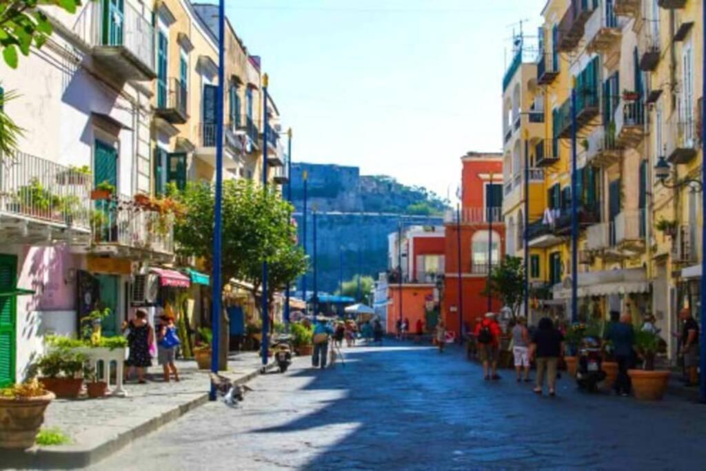 Appartamento sul mare ad Ischia Ponte Esterno foto